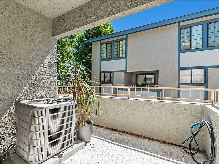 3876 Howard Ave #7 — Photo 20