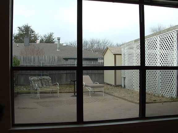 5th image of 2923 Gray Oak Dr