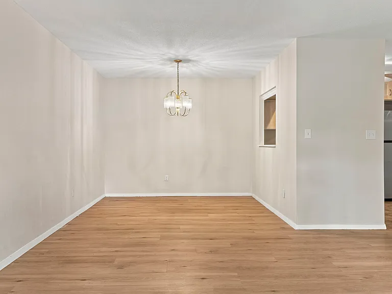 147 Sylvan St #12A — Photo 10