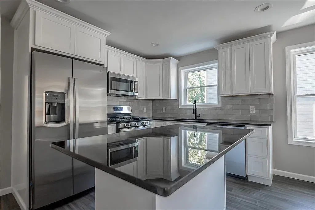 4 bed, 3.5 bath, 1756 sqft, $850 — Photo 4