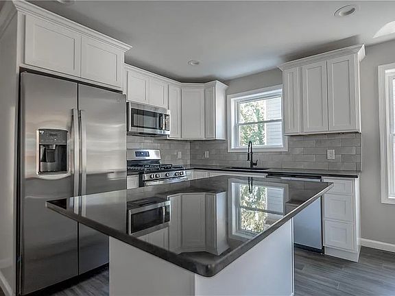 5th image of 39 Derry St