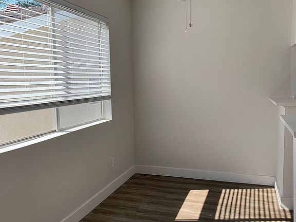 3rd image of 11958 Mayfield Ave #8