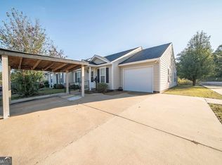 102 Lenox Cir, Lagrange, GA 30241