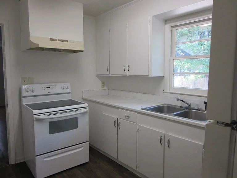 1107 Slater St #1/2 — Photo 5