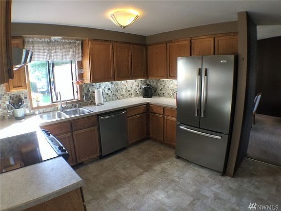 5th image of 626 12th St NE