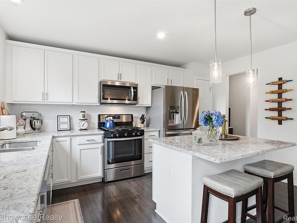 1592 Beachwood Dr, photo 18