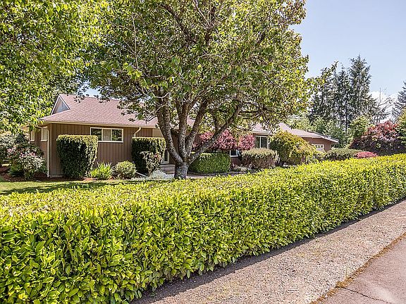 2nd image of 404 Deer Park Dr