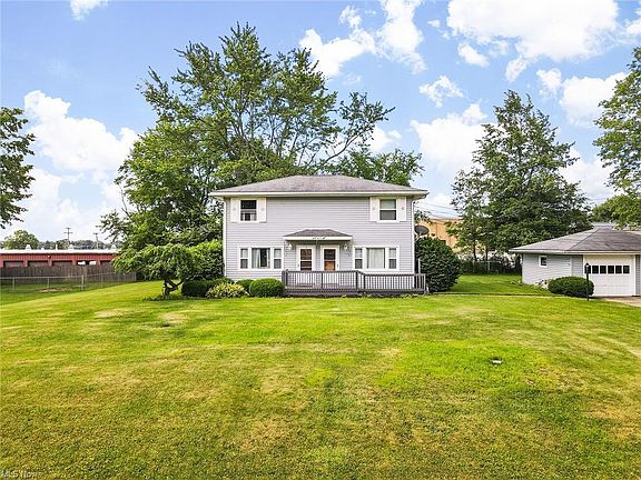 2nd image of 3208 Pleasant Dr