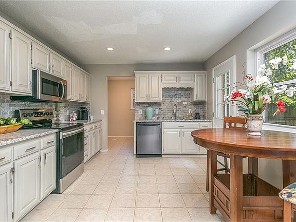 5th image of 1008 S 26th St