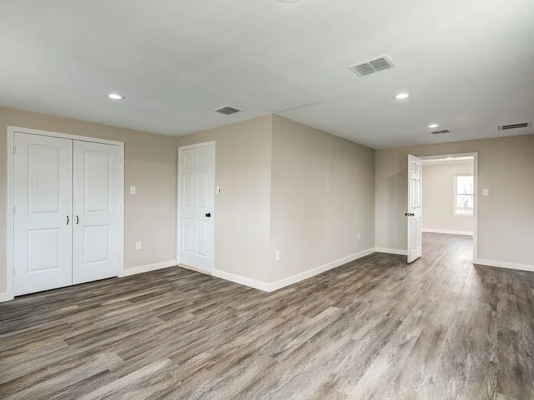 418 S Kansas St — Photo 36