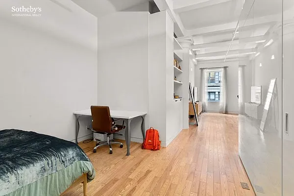 Rented by Sotheby's International Realty | media 23