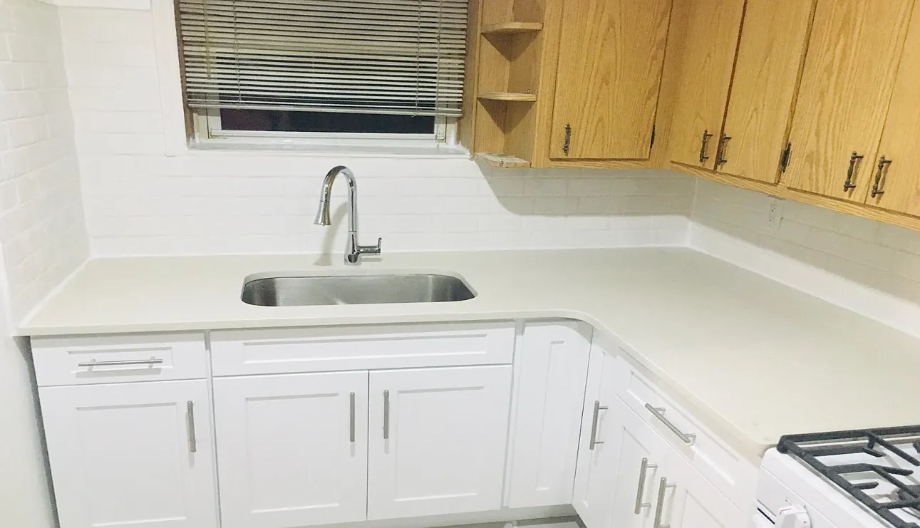 2 bed, 710 sqft, $2,200 — Photo 3