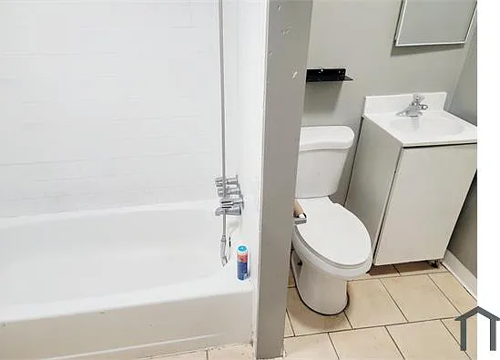 3 bed, 1321 sqft, $2,400 — Photo 3