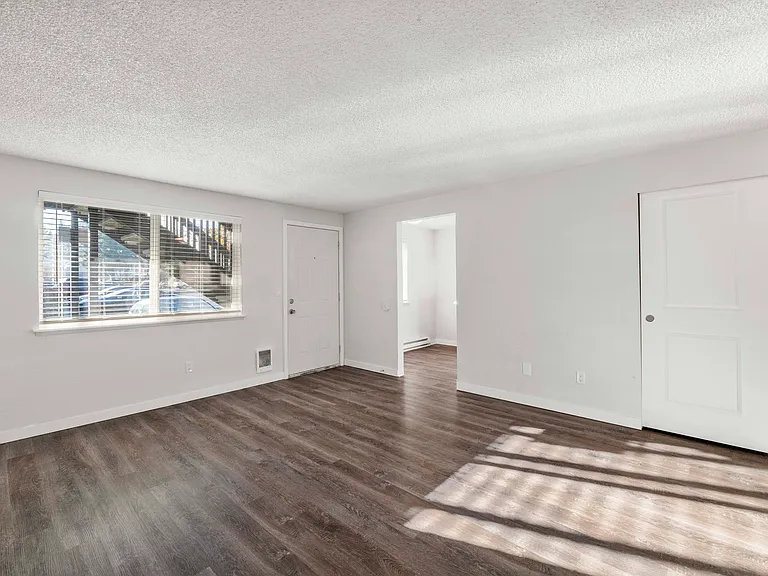 Canyon Ridge Apartments — Photo 6