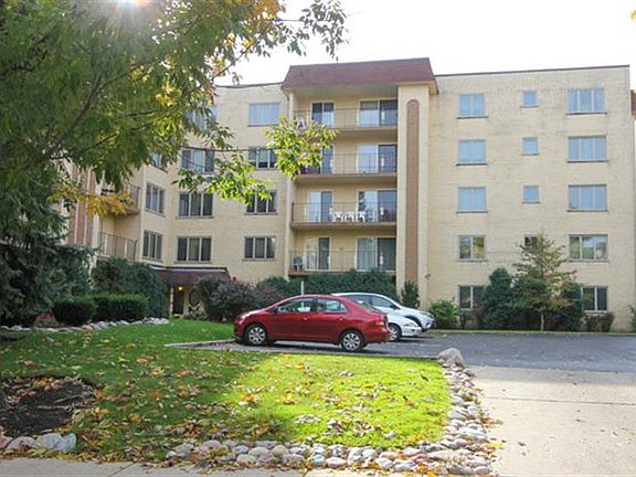 2nd image of 6433 W Belle Plaine Ave APT 310