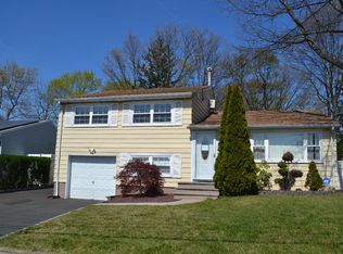 40 Frederick Pl, Parlin, NJ 08859