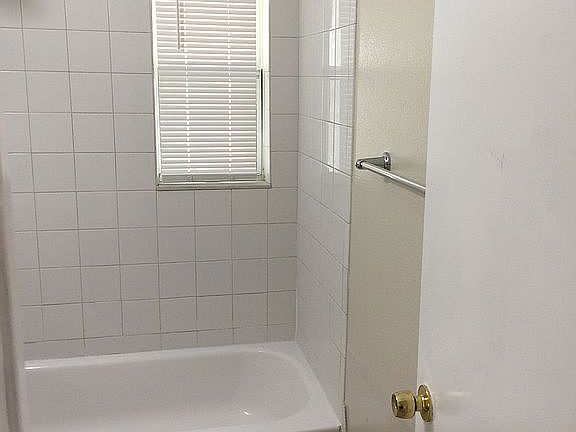 5th image of 21533 Olean Blvd