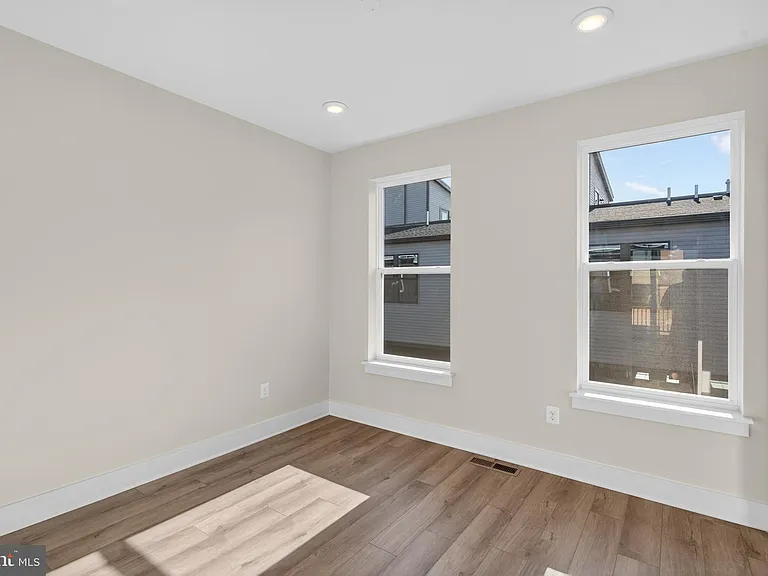 2507 Light St — Photo 25