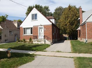 16 Clairlea Cres, Toronto, ON M1L 1Z5