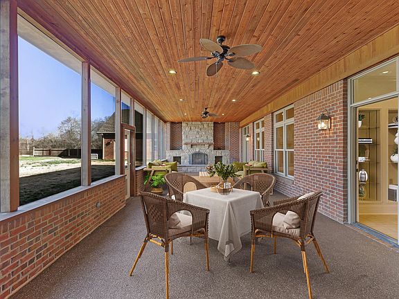 4th image of 407 McCleary Rd