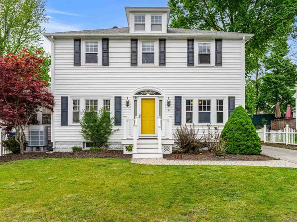 9 Bennett Street, Nashua, NH 03064