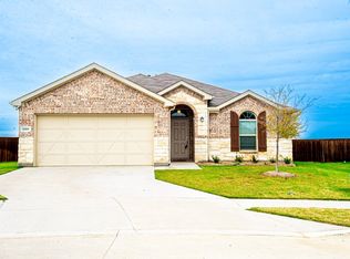 2301 Rosaline Dr, Aubrey, TX 76227