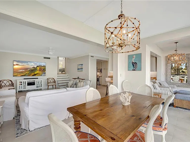 2258 Gulf Shore Blvd N #O1 — Photo 8