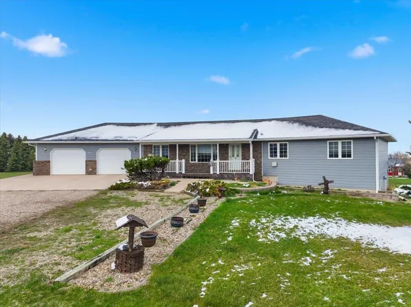2910 Sapphire Ln, Spearfish, SD 57783