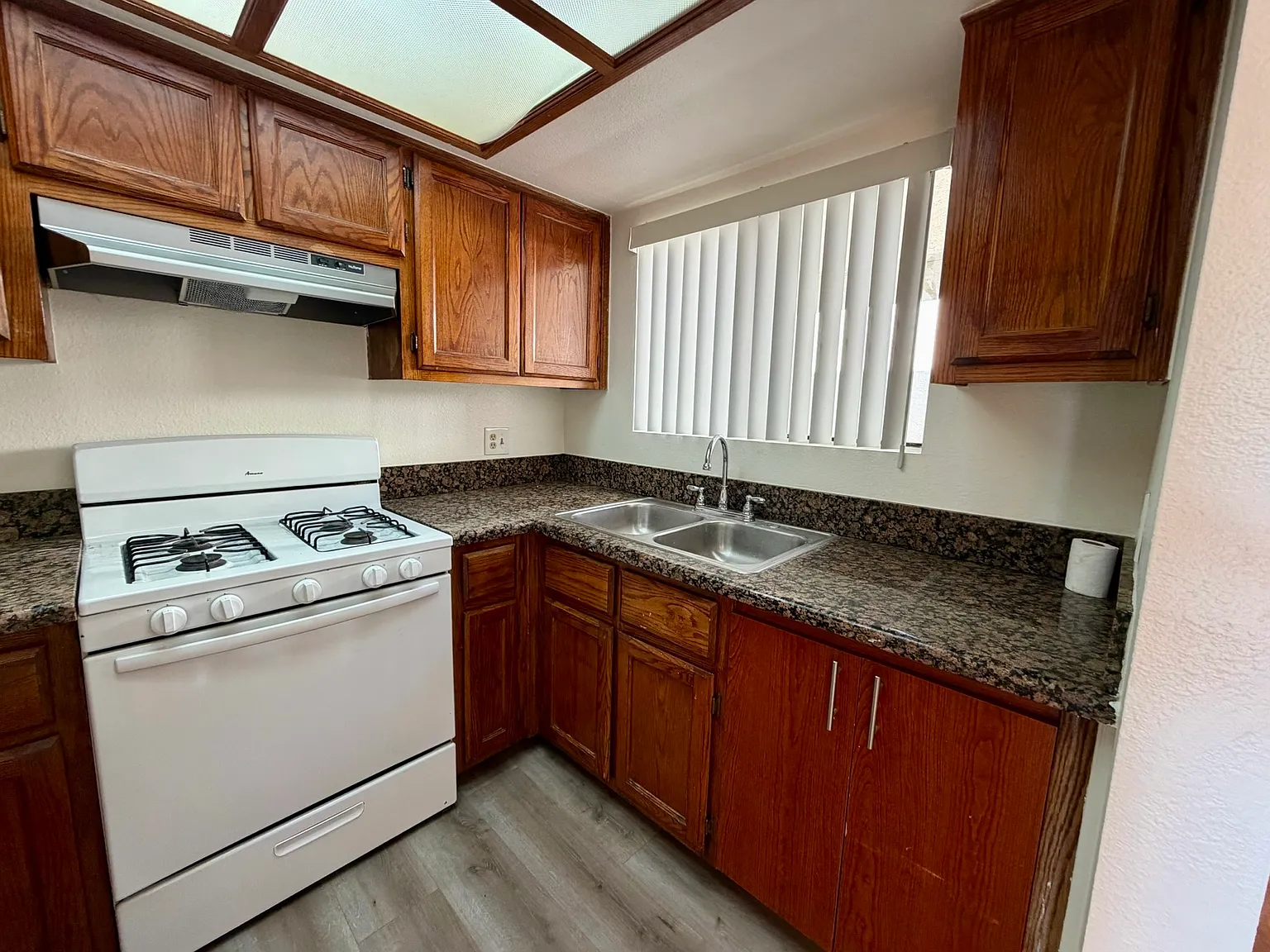 2 bed, 1150 sqft, $2,610 — Photo 2