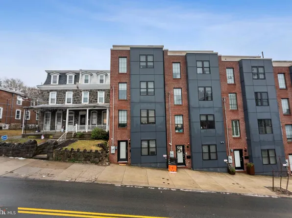 133 Shurs Ln, Philadelphia, PA 19127