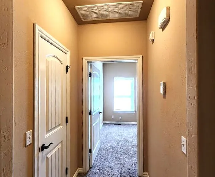 13705 Oxford Dr — Photo 21