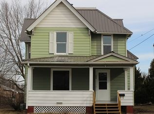 408 E Union St, Manchester, IA 52057