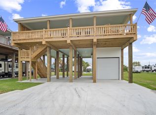 131 Mae Cir S, Crystal Beach, TX 77650