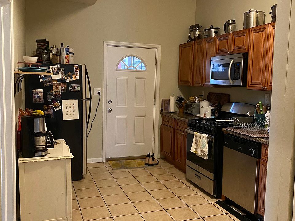 1st image of 241 N Sacramento Blvd #3
