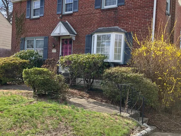312 Twin Oaks Dr, Havertown, PA 19083