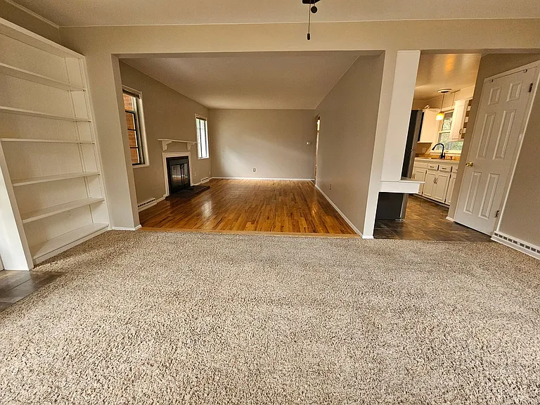 1875 S Linden Way — Photo 2