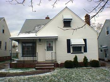 1st image of 5702 Laverne Ave