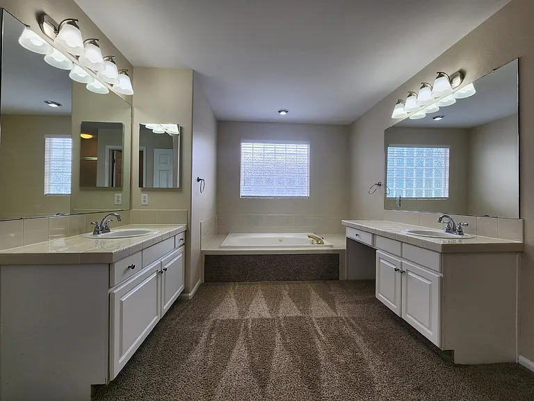 22359 E Lake Ln — Photo 23