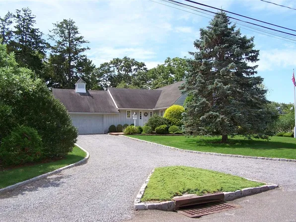 40 Woodland Drive, Bayport, NY 11705