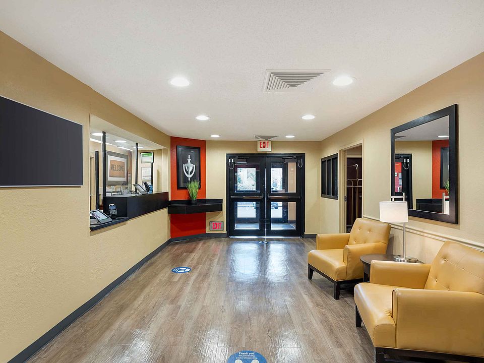 Lobby and Guest Check-in