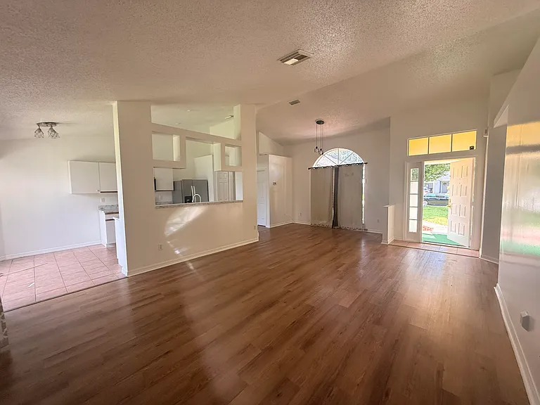 1765 SW Desert Ave — Photo 6