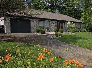 8009 Troutwood Ct, Louisville, KY 40291