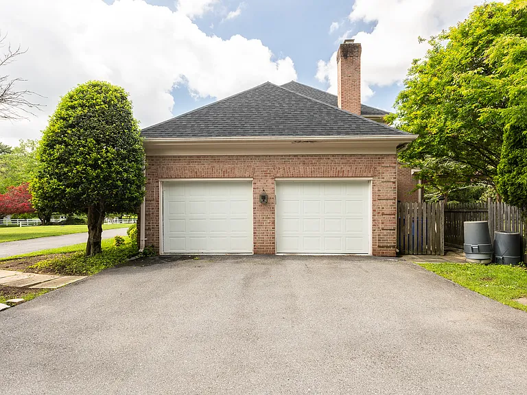 8809 Saunders Ln — Photo 79