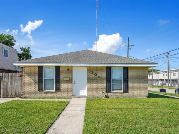 300 E Magnolia Dr, Chalmette, LA 70043