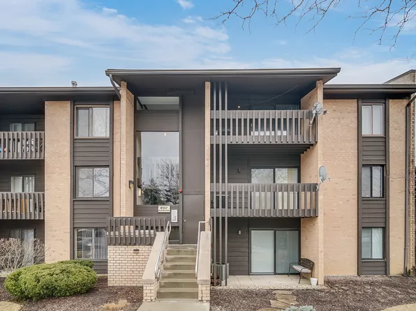 6137 Knoll Wood Rd APT 306, Willowbrook, IL 60527