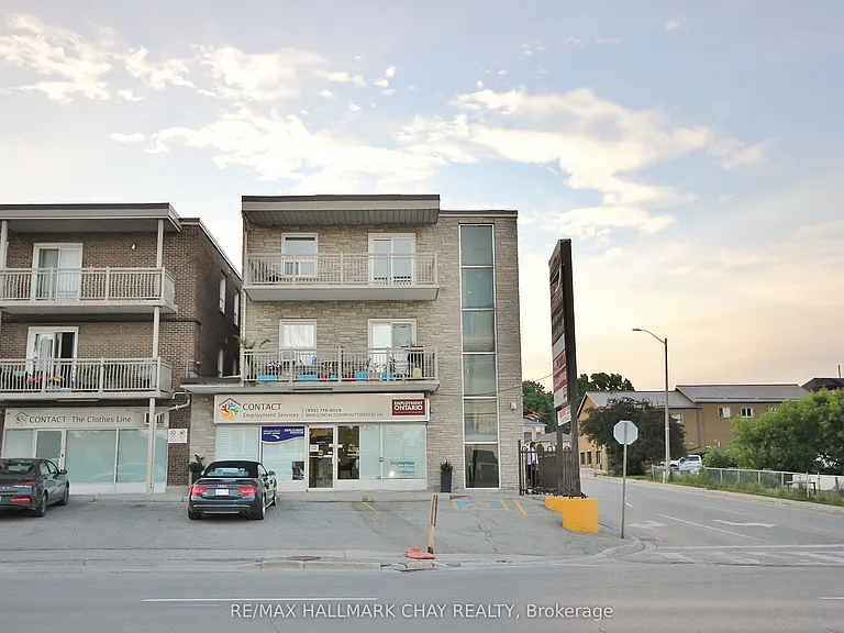 95 Holland St W #C3A — Photo 1
