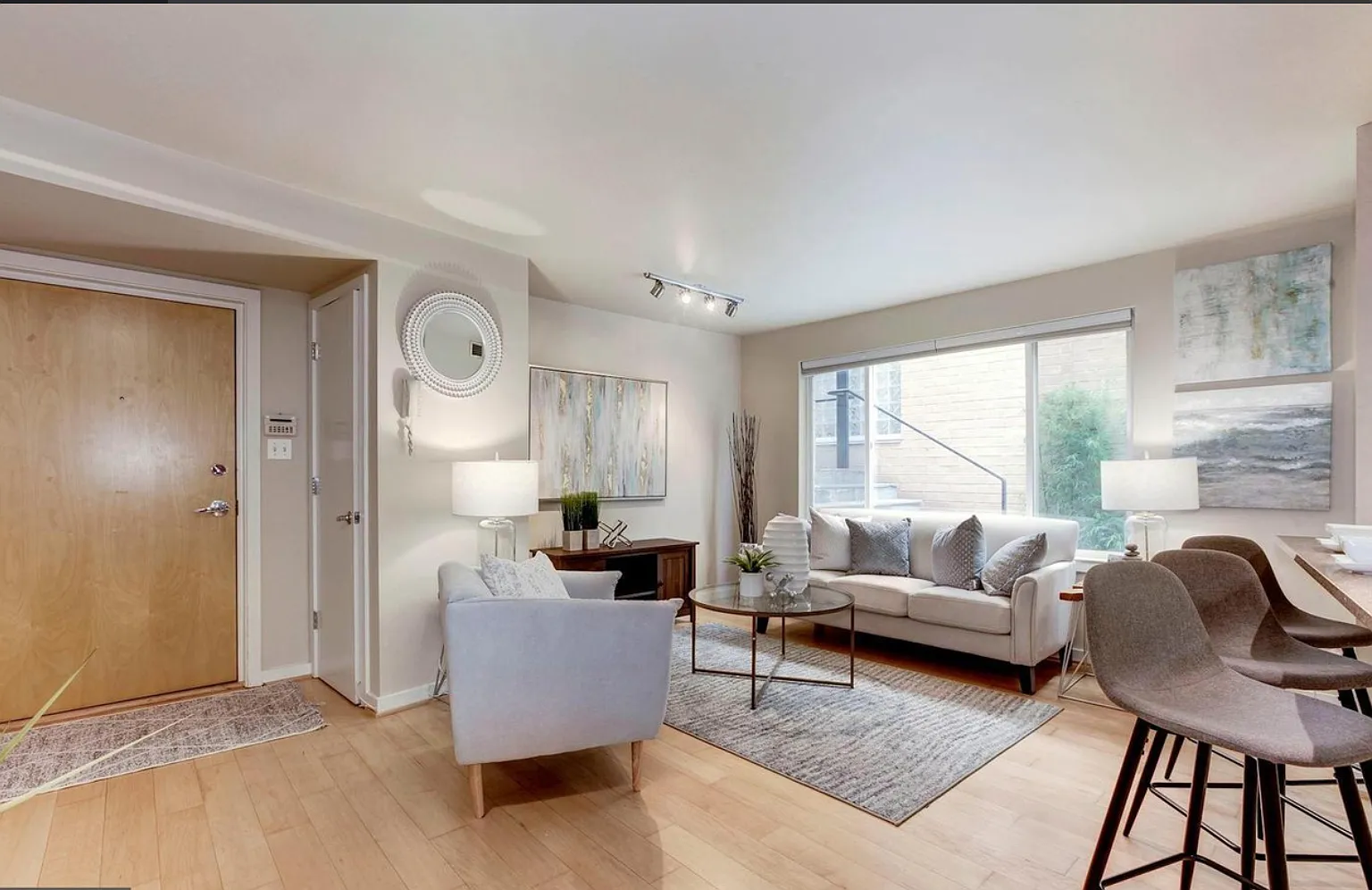 2 bed, 780 sqft, $3,200 — Photo 3