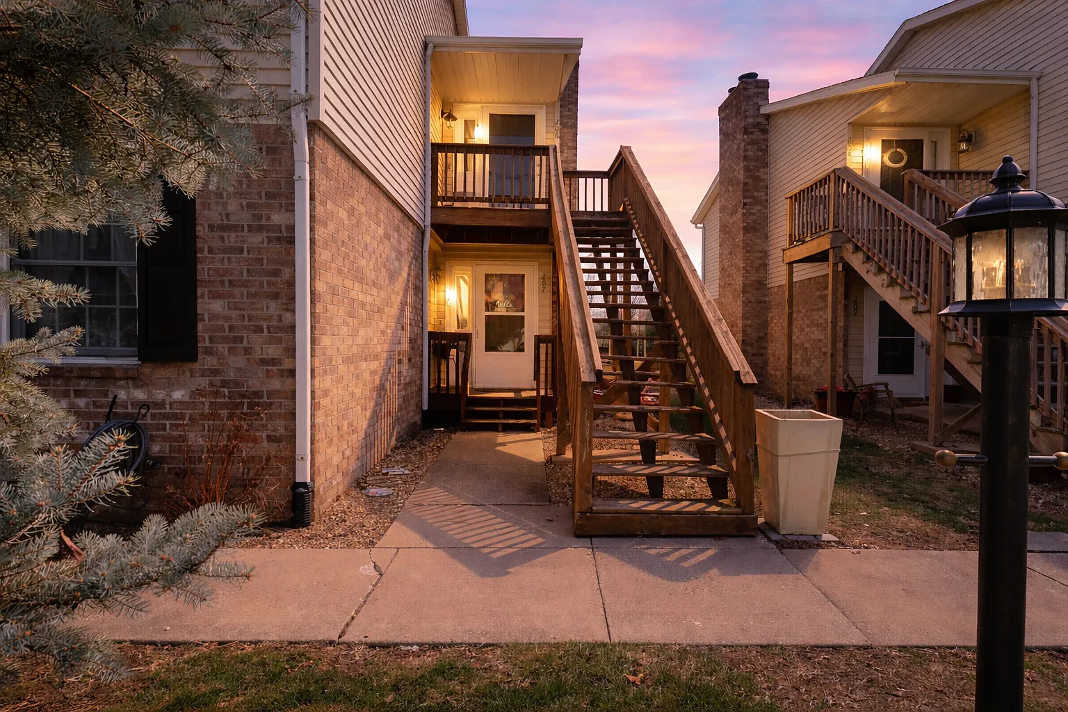 903 N Linden St APT 207 photo 1