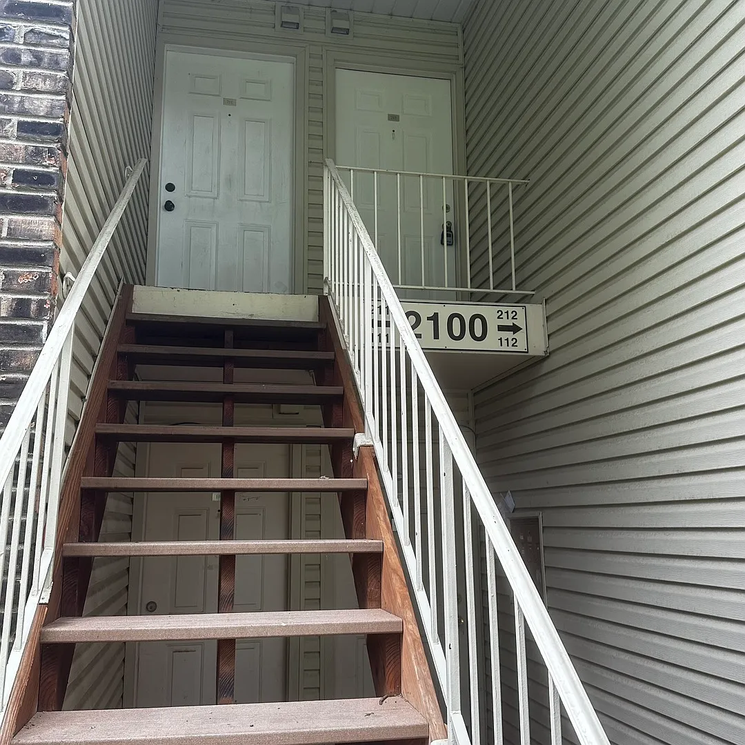 2 bed, 780 sqft, $1,700 — Photo 1