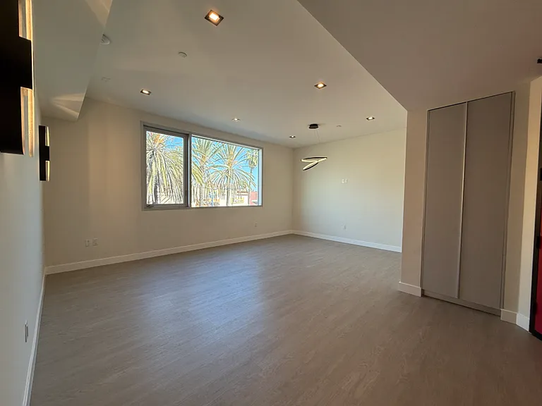 495 Promenade Ave — Photo 38